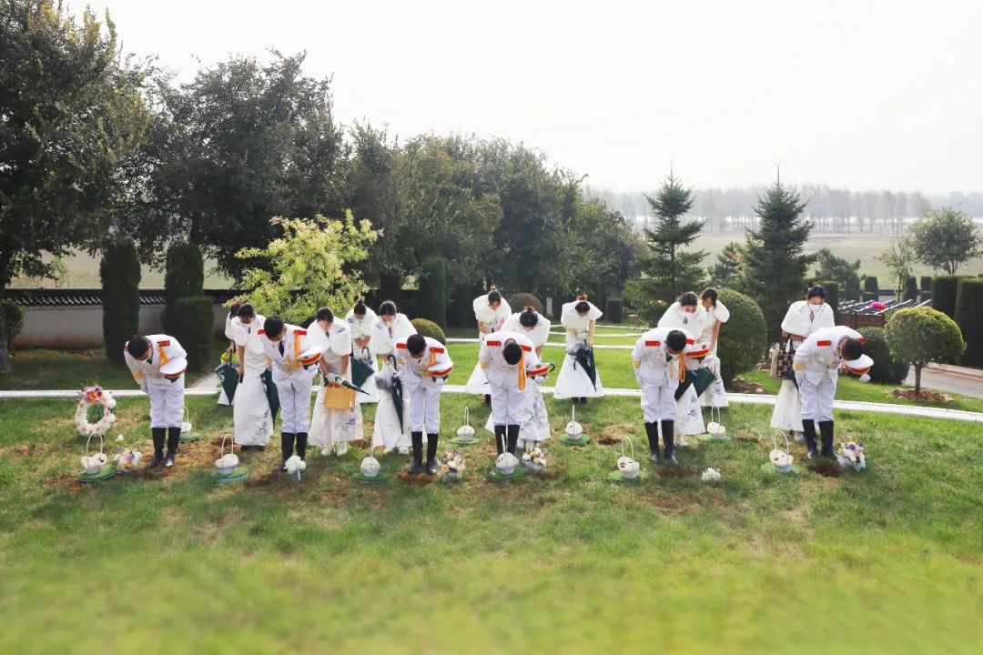 沈阳墓园龙生第二届节地生态草坪葬集体落葬仪式圆满举行